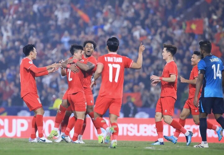 00-xuan-son-dtnv-tuyen-vn-3-1-sing-bk-aff-cup-2024-minh-tu-038-17355207308651507025354_jpg_75.jpg 00-xuan-son-dtnv-tuyen-vn-3-1-sing-bk-aff-cup-2024-minh-tu-038-17355207308651507025354_jpg_75.jpg