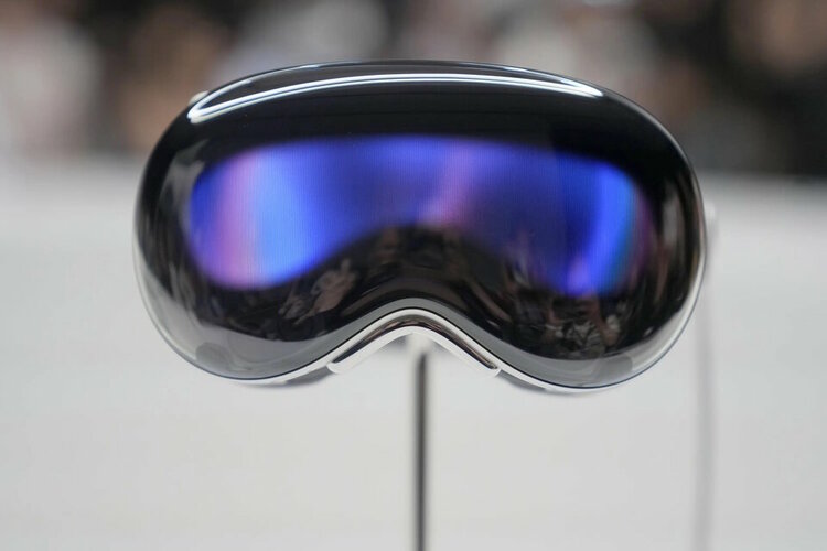 Vision Pro 2.jpg Vision Pro 2.jpg