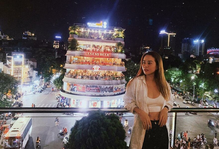 quan-ca-phe-tren-cao-tai-pho-di-bo-ha-noi-7-15776790881742110483268_jpg_75.jpg