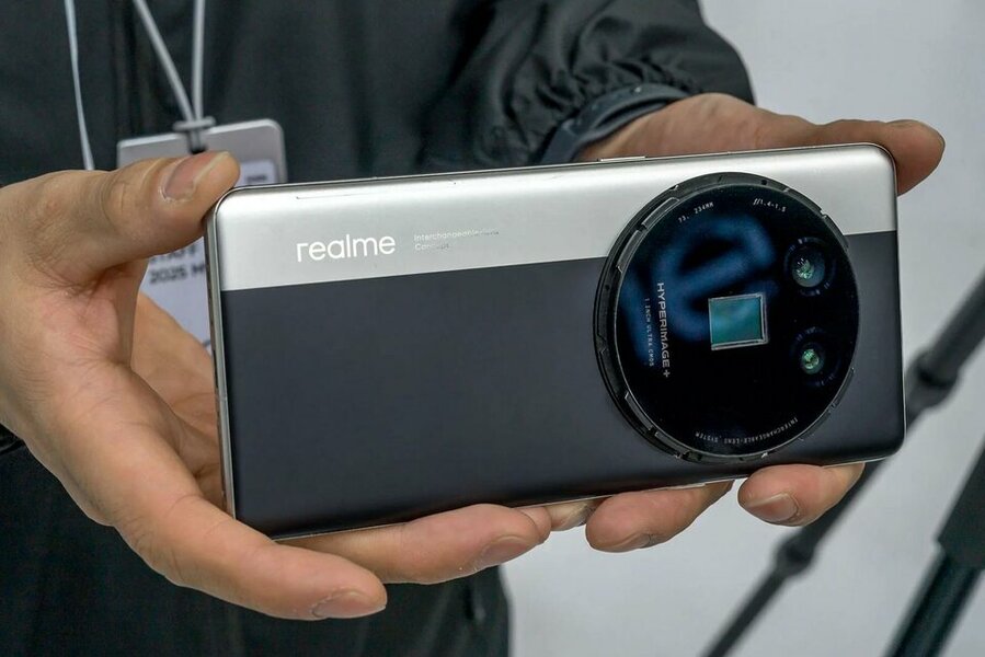 realme-lens-concept-naked-phone-1741434536000153303862-1741453716388-17414537164392108643850.j...jpg