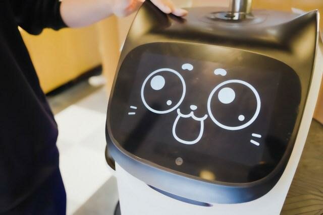 japanese-cat-robot-waiter-bellabot-family-restaurant-cute-touch-ears-video-photos-2-1-17415940...jpg japanese-cat-robot-waiter-bellabot-family-restaurant-cute-touch-ears-video-photos-2-1-17415940...jpg