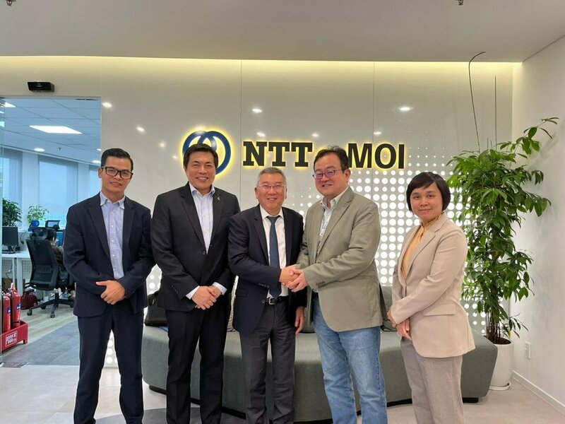 2503 3DS n NTT MOU signing.jpg