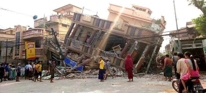 toa_nha_sup_do_do_tran_dong_dat_o_mandalay_myanmar_anh_unicef_7649_8414.jpeg_jpg_75.jpg