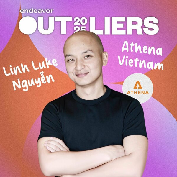 Linh-Luke_ko lo go.jpg Linh-Luke_ko lo go.jpg