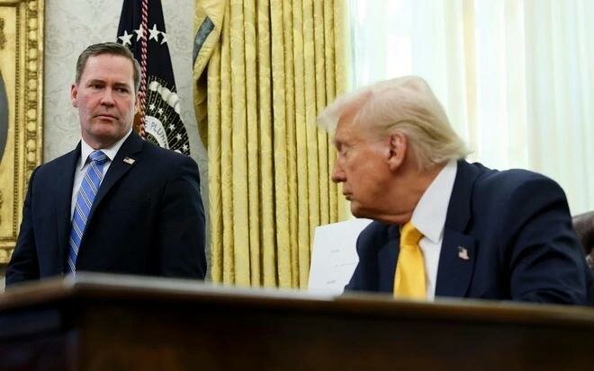 Waltz_Trump_jpg_75.jpg
