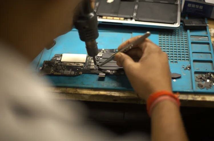 257643_Frankenstein_laptops_Delhi_DPandit_9211_jpg_75.jpg