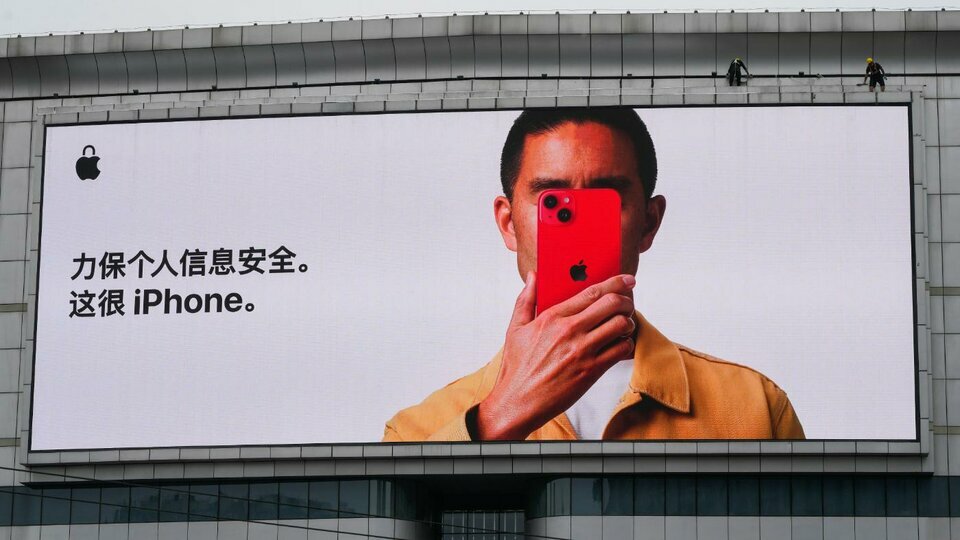 china_apple_iphone_05242023_AP_AP23144336007970_jpg_75.jpg