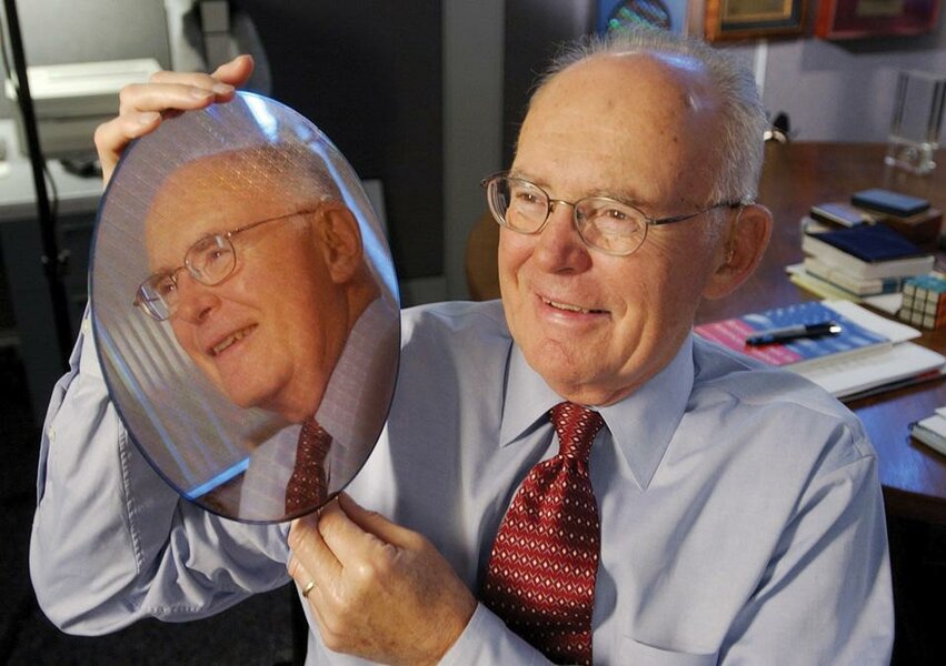 2cde9790abc8094741ea3a89a2daba37gordon-moore-1-large_jpg_75.jpg