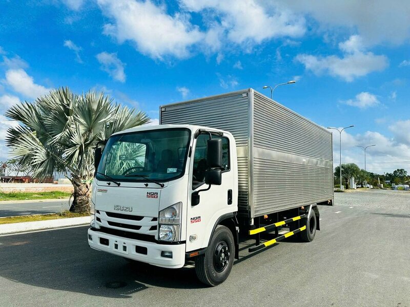 Dòng lốp Bridgestone R156 đáp ứng các tiêu chuẩn kỹ thuật của ISUZU Việt Nam để trang bị trên ...jpg