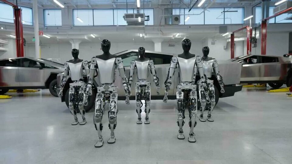 tesla-optimus-humanoid-robots-wa_webp_75.jpg