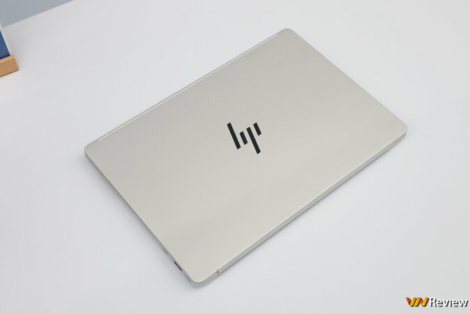 IMG_9356_1280 logo mau.jpg