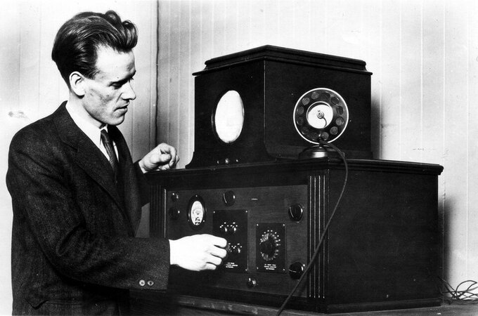 philo-farnsworth-television-receiver-17458058259091020445693-1745806964462-1745806964588194295...jpg