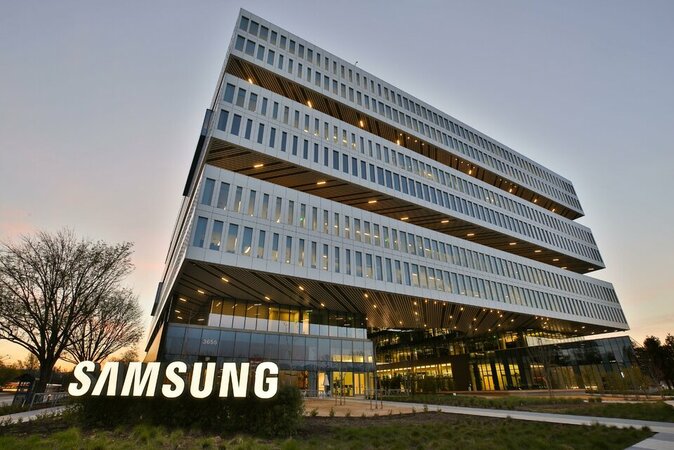 Campus-Exterior-SamsungSign-1-e1493262997296_jpg_75.jpg