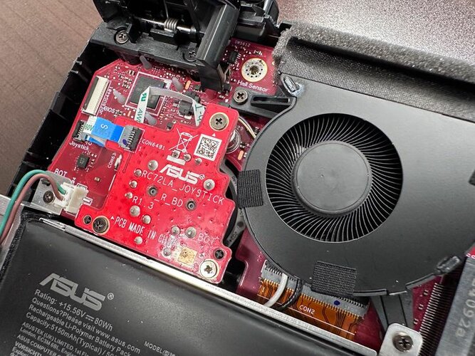 rog_ally_x_verge_sean_hollister_025.jpg