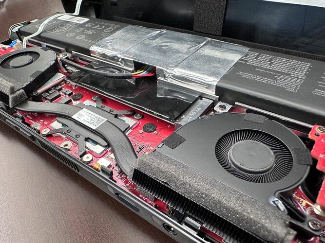 rog_ally_x_verge_sean_hollister_029.jpg