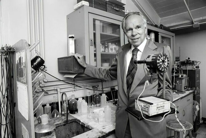 2-seaborg-glenn-corbis-rr029586-enhanced-scaled-1746758791879471955044-1746763144657-174676314...jpg 2-seaborg-glenn-corbis-rr029586-enhanced-scaled-1746758791879471955044-1746763144657-174676314...jpg