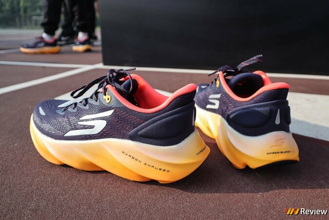 IMG_7491_1280 logo mau.jpg