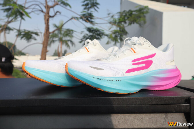 IMG_7606_1280 logo mau.jpg