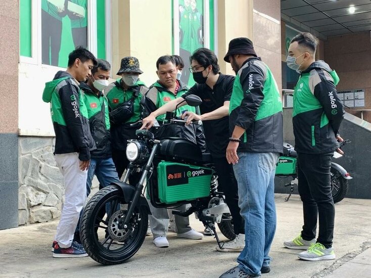 Doi_tac_tai_xe_Gojek_tham_gia_thu_xe_may_dien_Dat_Bike_jpg_75.jpg Doi_tac_tai_xe_Gojek_tham_gia_thu_xe_may_dien_Dat_Bike_jpg_75.jpg