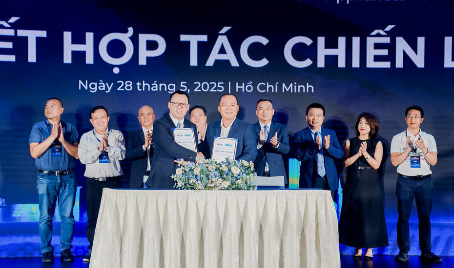 2-1600-3000-gif-34_1280 logo mau.jpg