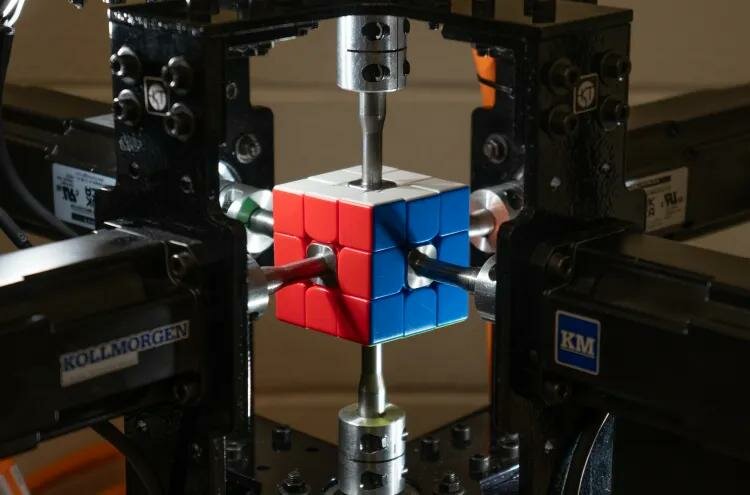 purdue_rubiksbot1_jpg_75.jpg