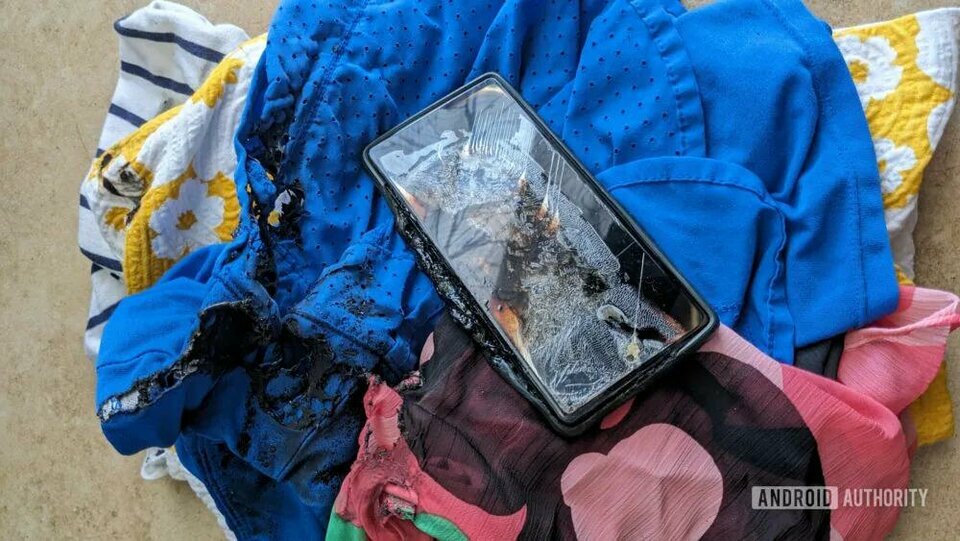 Google-Pixel-6a-Melted-1-of-1-1000w-563h_jpg_webp_75.jpg Google-Pixel-6a-Melted-1-of-1-1000w-563h_jpg_webp_75.jpg