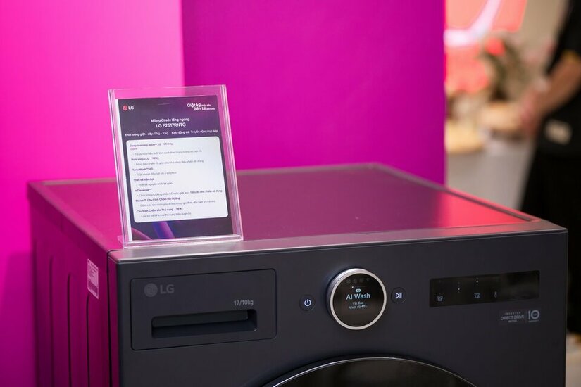 LG Event 12.06 (6) - 1K JPEG.jpg