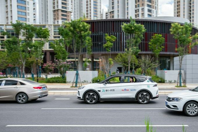 baidu-s-fully-driverless-robot-6928-8490-1718528819-81211108683513939455978_jpg_75.jpg