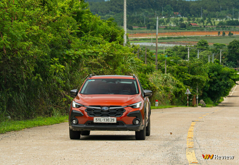 Subaru Crosstrek - VnReview - 1.jpg