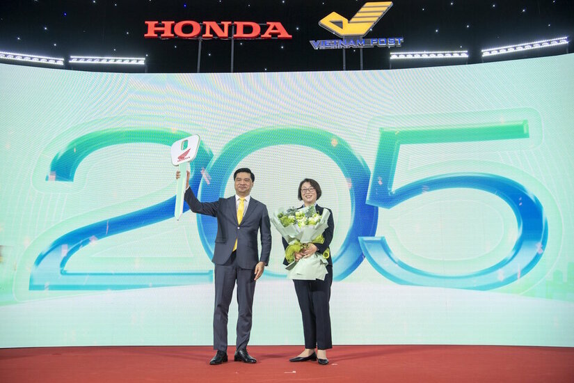 HondaVietnam x VietnamPost 30.JPG HondaVietnam x VietnamPost 30.JPG