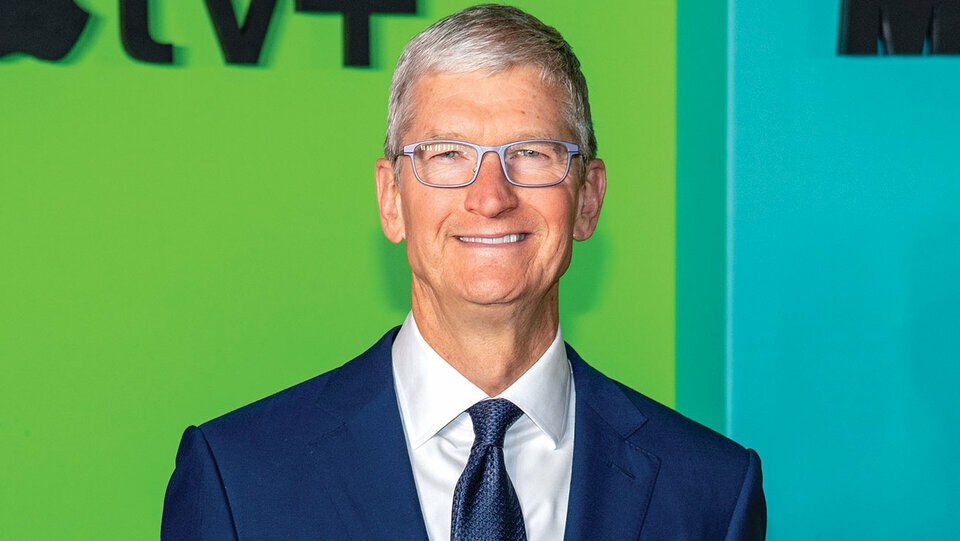 tim cook smile.jpg