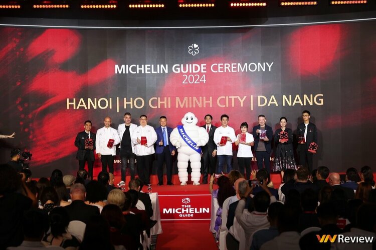 All 1 MICHELIN Star_Green Star_Special Awards - Opt 2 (Copy).jpg
