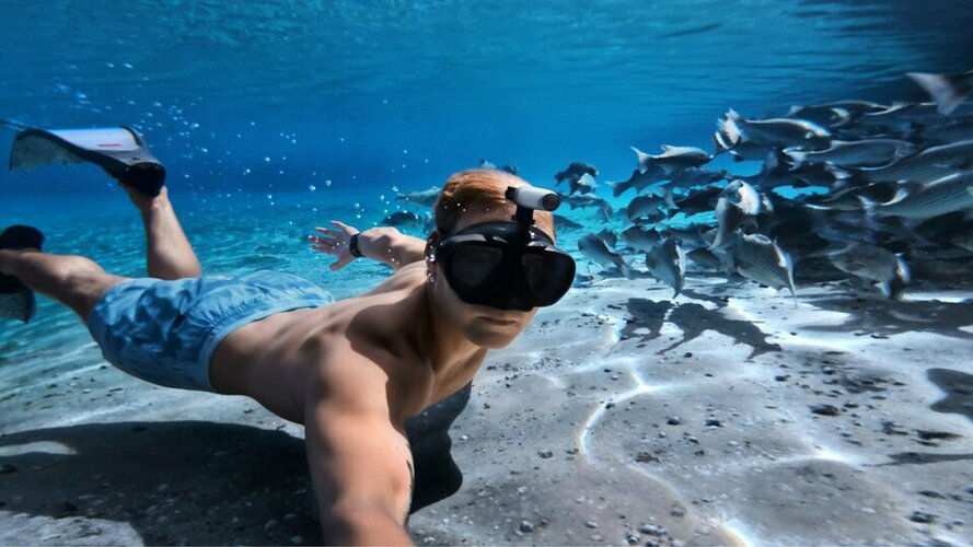 Diving 01_ko lo go.jpg Diving 01_ko lo go.jpg