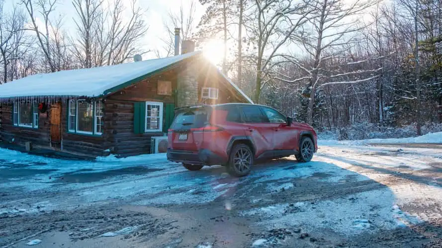 Toyota RAV4 PHEV 2026: Gắn thêm cổng sạc, SUV bán chạy nhất nước Mỹ có thực sự đáng tiền?