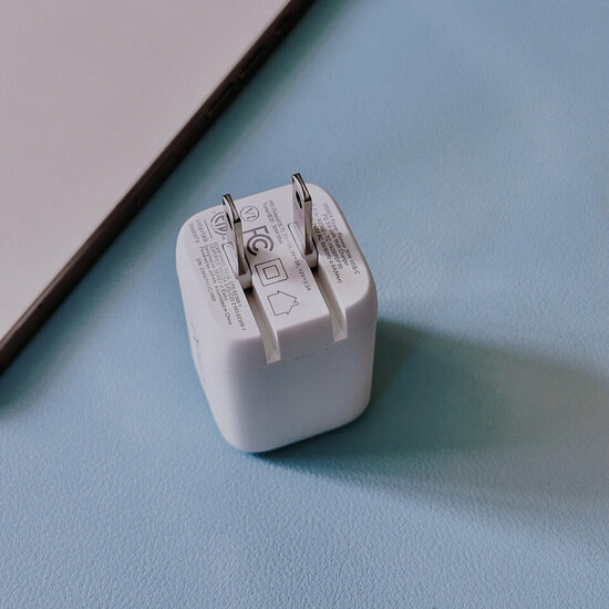 Review Cốc Sạc Nhanh DEKEY 30W GaN: Nhỏ Gọn, Chân Gập, Sạc Nhanh Ổn Định