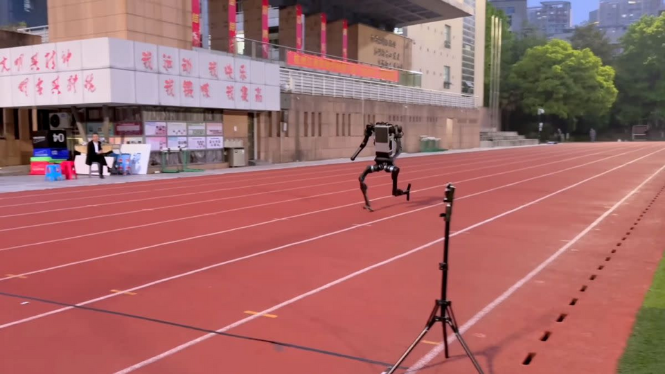 Robot Trung Quốc chạy đua với Usain Bolt kết quả sẽ ra sao?