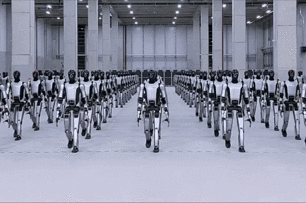 Video hậu trường "binh đoàn" robot hình người Trung Quốc