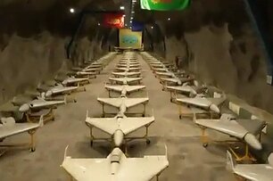 Iran "khoe" video hầm ngầm chứa đầy UAV cảm tử