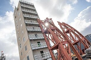 Bàn rung thử nghiệm động đất lớn nhất thế giới