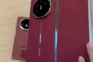 Huawei Mate XT gập ba đặt cạnh có thể khiến Z Fold 6 trở nên cổ kính
